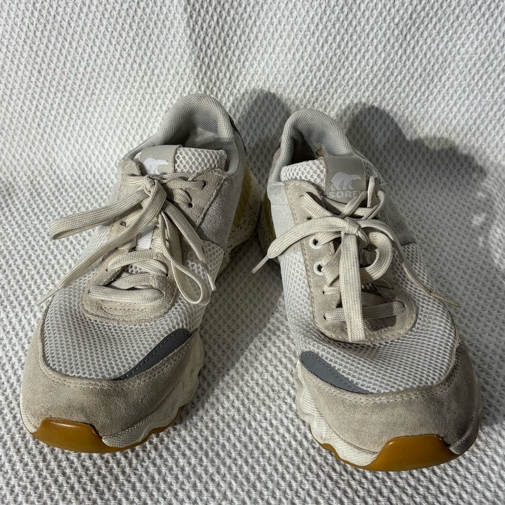 Sorel Sz 10 Off-White Suede & Mesh Low-Top Lace Up Sneakers